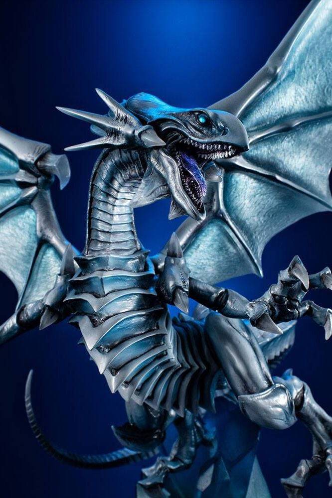 EMP "Duel Monsters Art Work - Blauäugiger weißer Drache (Holographic Edition)" Statue multicolor von Yu-Gi-Oh! Riesige Rabatte