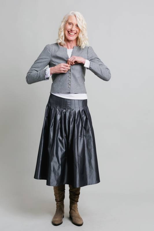 Rockmacherin Ann-Kathrin Spenzerjacke aus Leichtloden mit Rüschenabschluss am Ärmel Bestseller