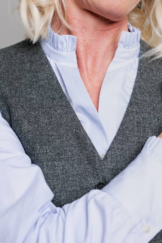 Rockmacherin Susanna Damen-Trachtenbluse mit Rüschen und modernem Ärmelschnitt VIP-Rabatte