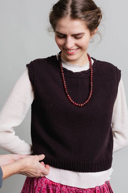 Rockmacherin Ottilie Trachtiger Strickpullunder kurz und gerade geschnitten Fabrikladen