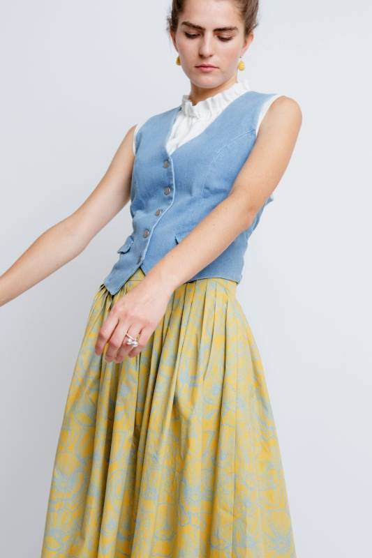 Rockmacherin Resal Damenweste aus Light Denim im klassischen Stil Online