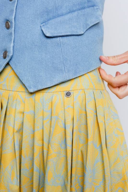 Rockmacherin Resal Damenweste aus Light Denim im klassischen Stil Online