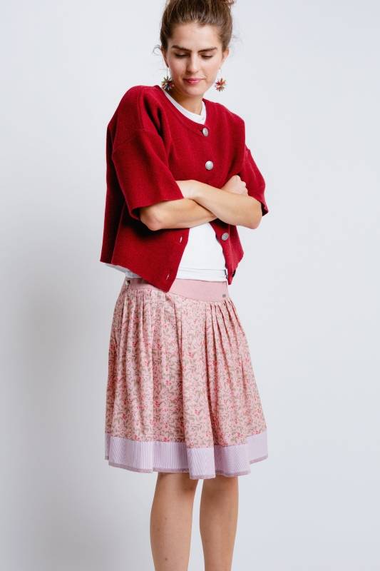 Rockmacherin Mella Strickjacke im Landhaus-Stil, mit trendig kurzem Ärmel Großer Ausverkauf
