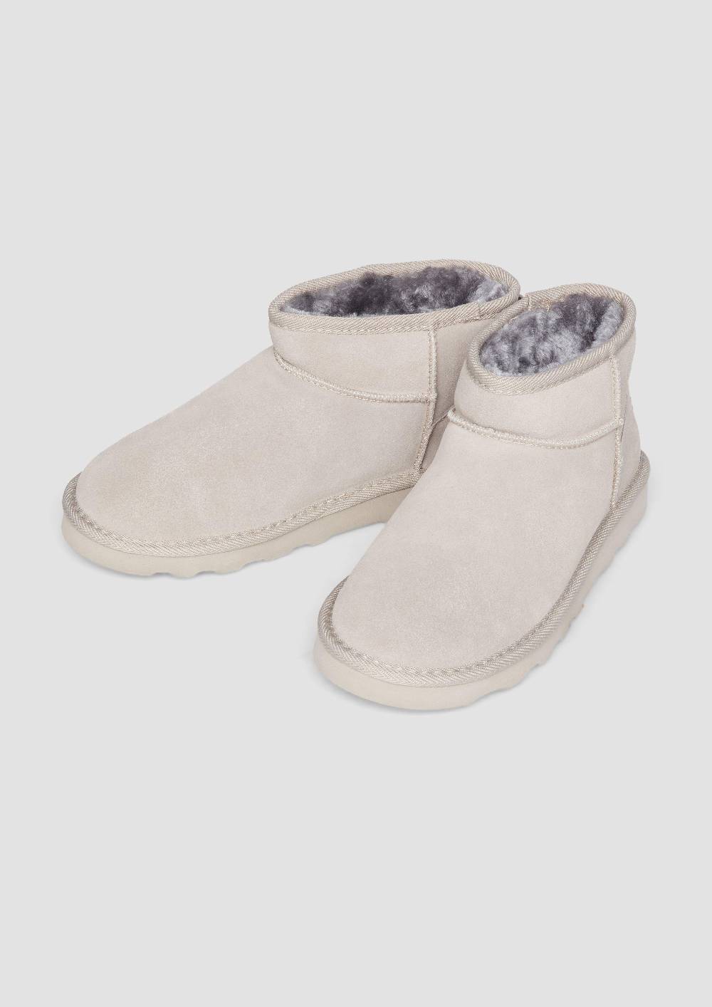 S.Oliver Flache Stiefel aus Leder Begrenzt auf 3 Tage