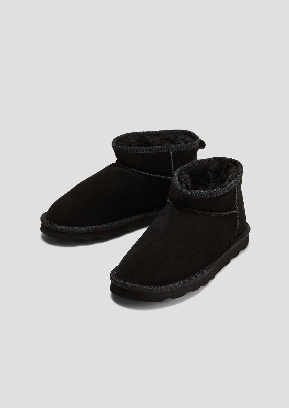 S.Oliver Flache Stiefel aus Leder Black Friday Preise