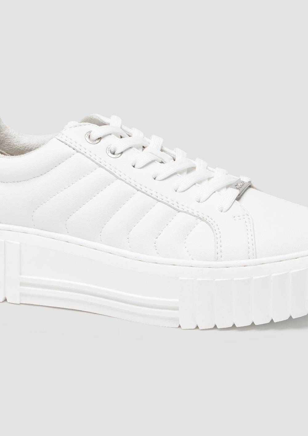S.Oliver Plateausneaker mit Kontrastsohle Blitzverkäufe