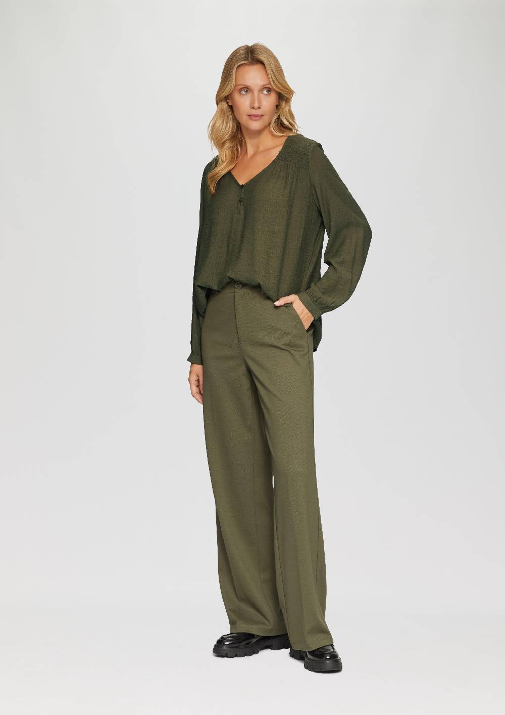 S.Oliver Strukturierte Bluse aus Viskosemix mit Smok Details Kauf eins, bekomm eins gratis
