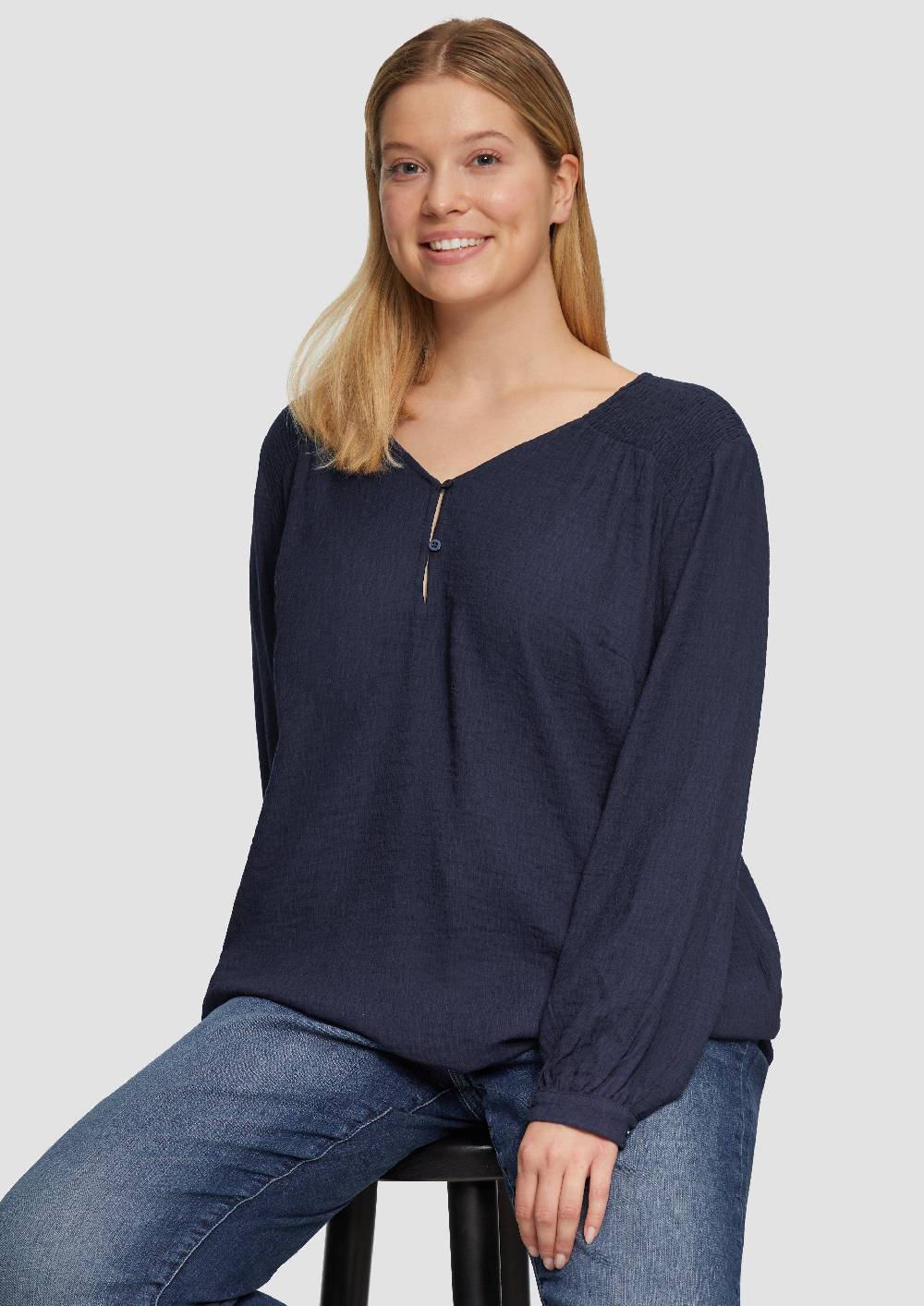 S.Oliver Strukturierte Bluse aus Viskosemix mit Smok Detail Super Sparpreis