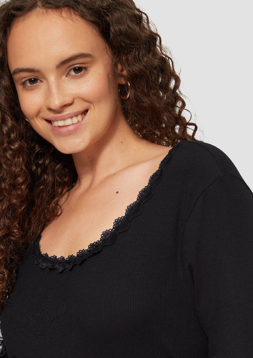 S.Oliver Rippshirt aus Viskosemix mit Spitzendetail Kostenlose Rückgabe