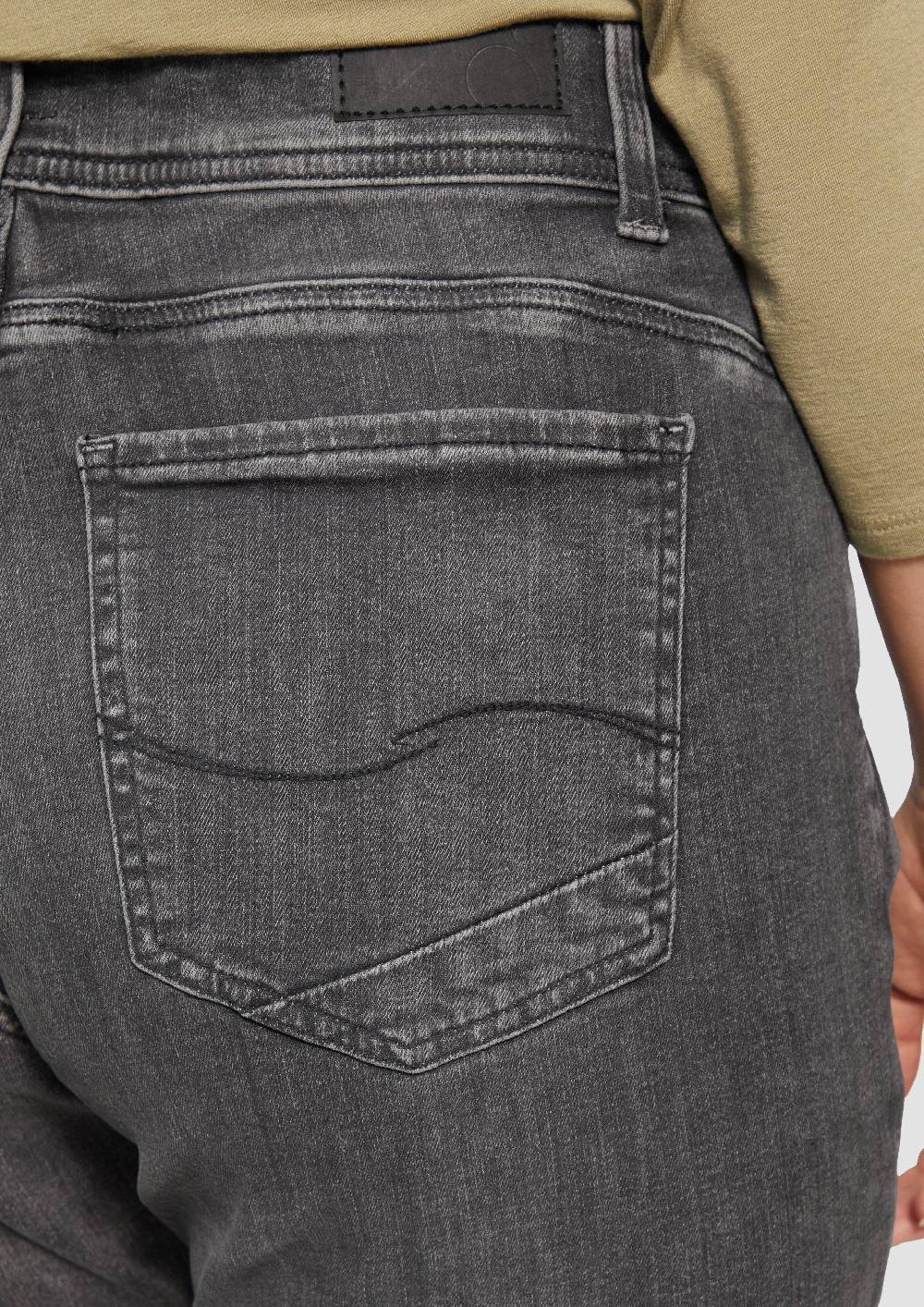 S.Oliver Jeans / Slim Fit / Mid Rise / Bootcut Leg Letzte 3 Tage