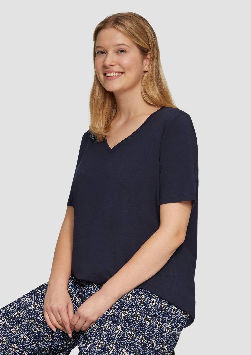 S.Oliver T-Shirt mit V-Ausschnitt Weihnachtsangebot