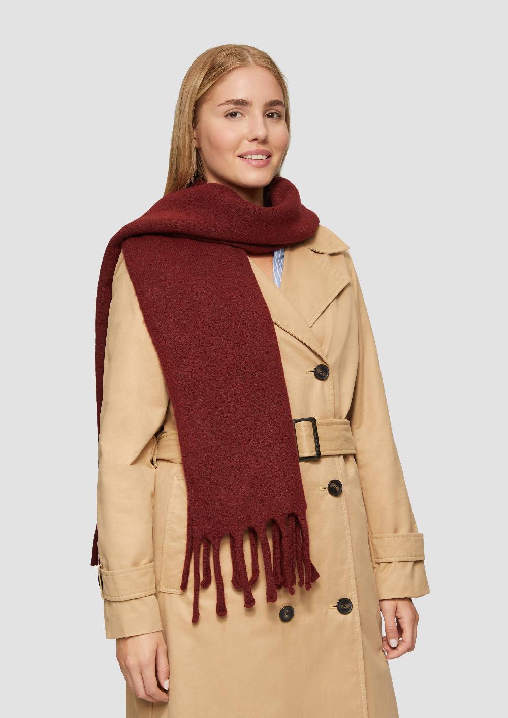 S.Oliver Gestrickter Schal mit Fransen Bis zu 50% Rabatt