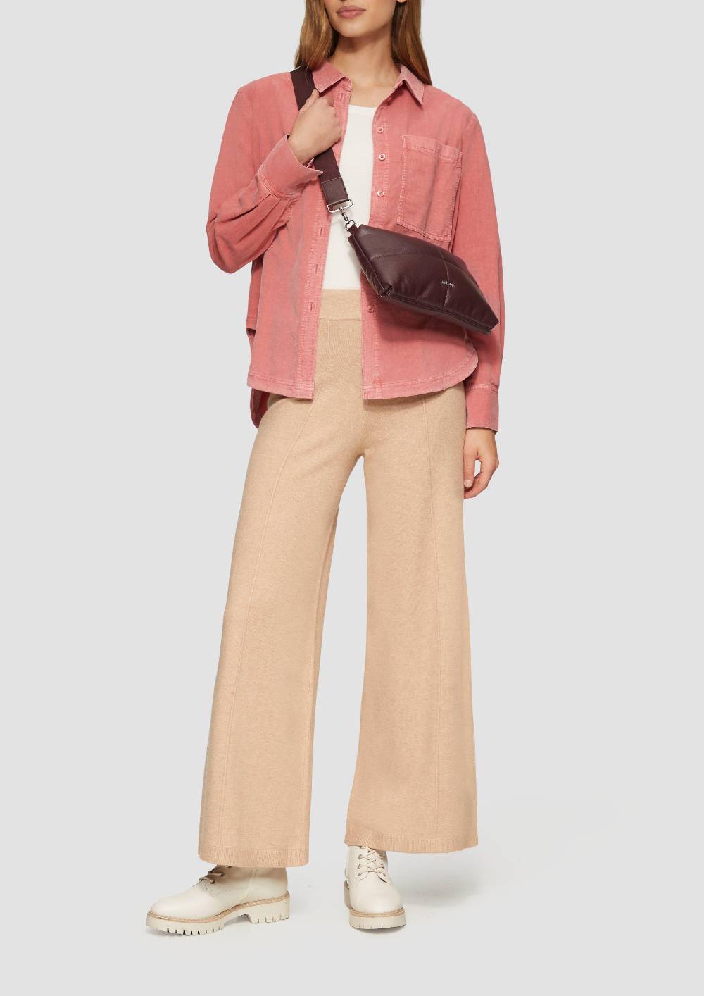 S.Oliver Gesteppte Handytasche mit abnehmbarem Crossbody-Gurt Bis zu 55% Rabatt