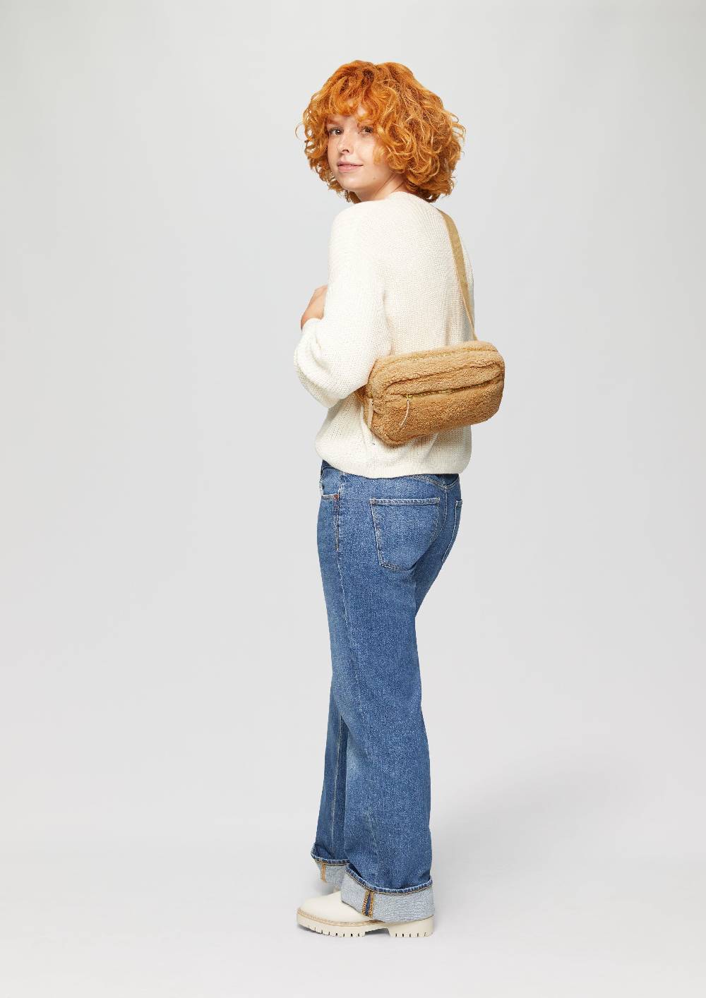 S.Oliver Crossbody-Bag aus Teddyplüsch 50% Rabatt mit kostenlosem Versand