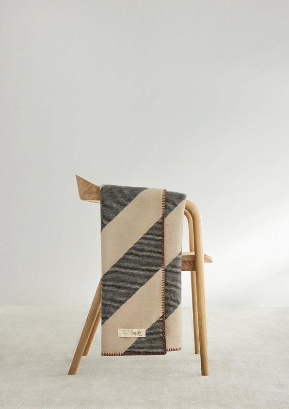 S.Oliver Jacquard-Decke mit Streifenmuster Saisonschlussverkauf