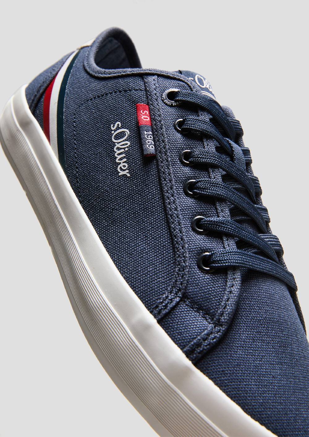 S.Oliver Sneaker mit Kontrast-Details und Logo Limitierter Zeitrabatt