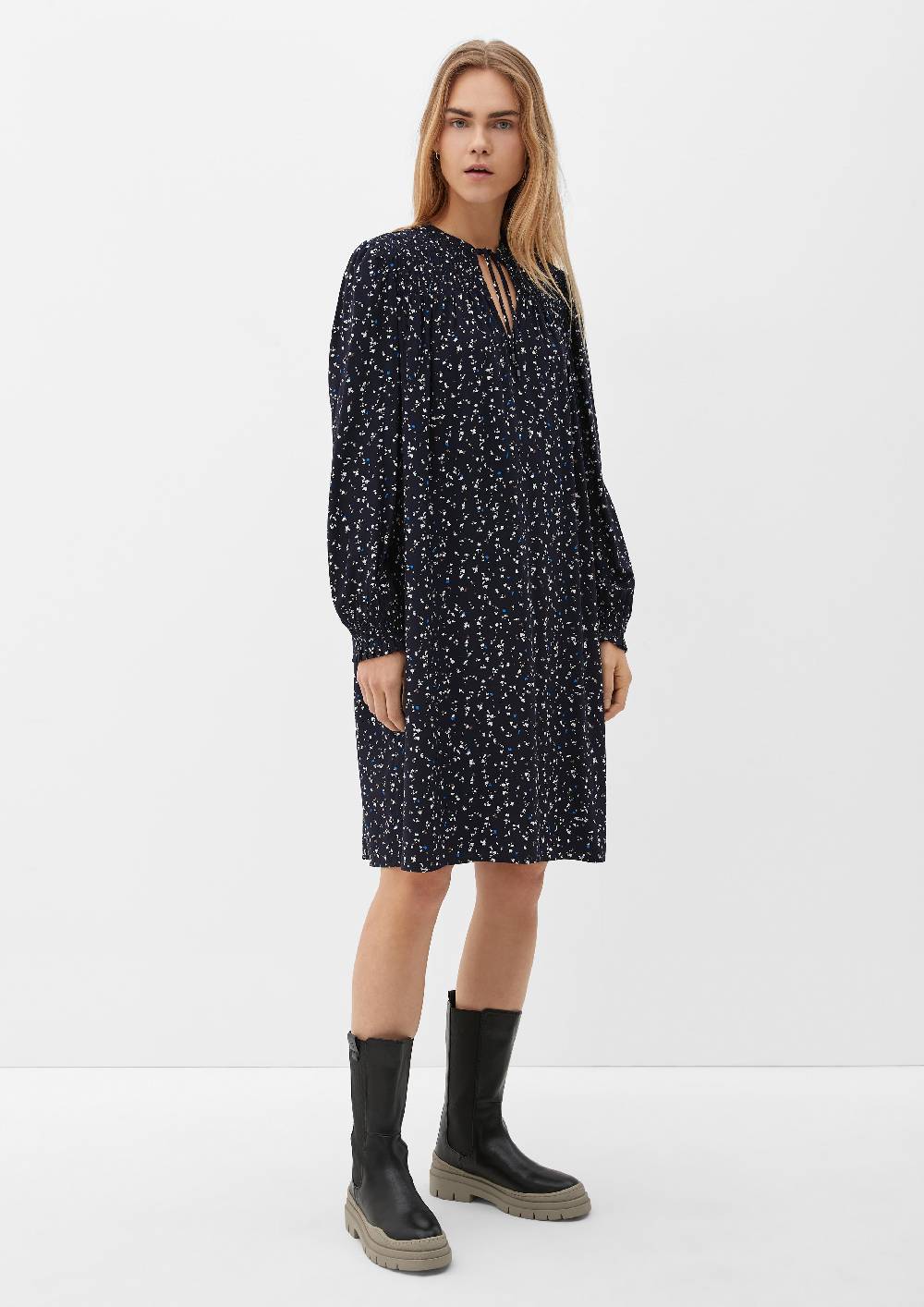 S.Oliver Viskosekleid mit Smok-Details Nur für heute