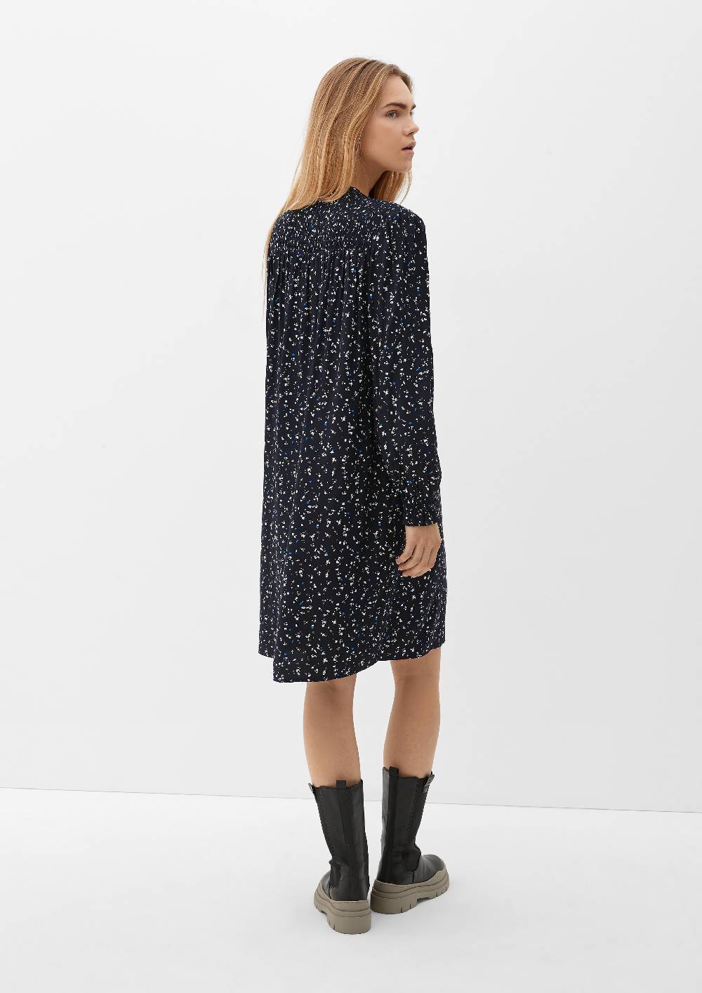 S.Oliver Viskosekleid mit Smok-Details Nur für heute