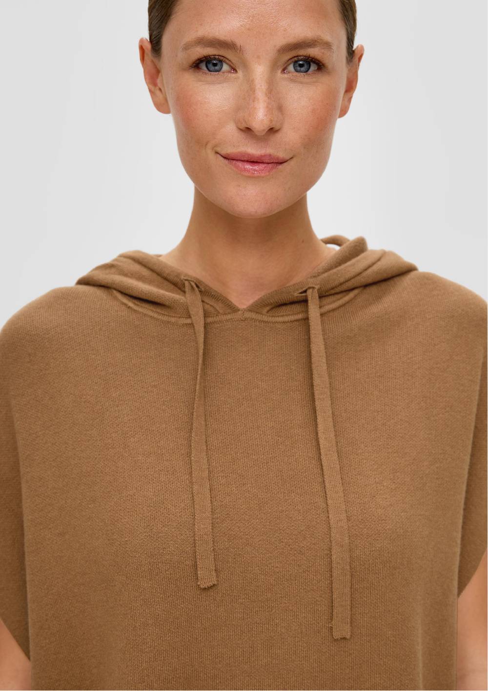 S.Oliver Strickponcho aus Viskosemix Fabrikverkauf
